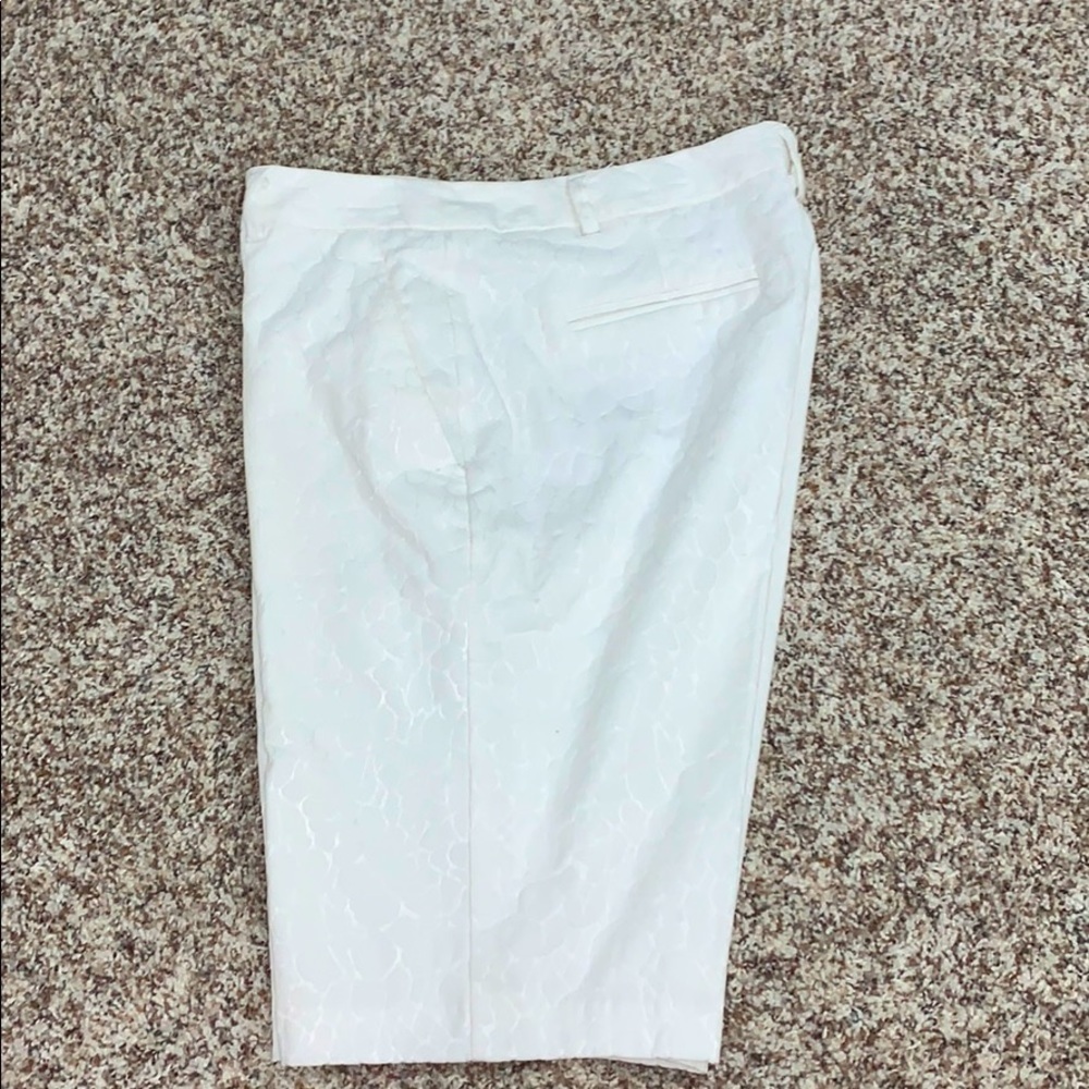 Dana Buchman short size 6
